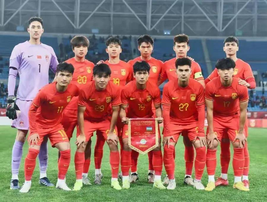 足球世界俱乐部杯-包含亚洲杯足球赛体现团队合作力量，中国选手备战有方的词条